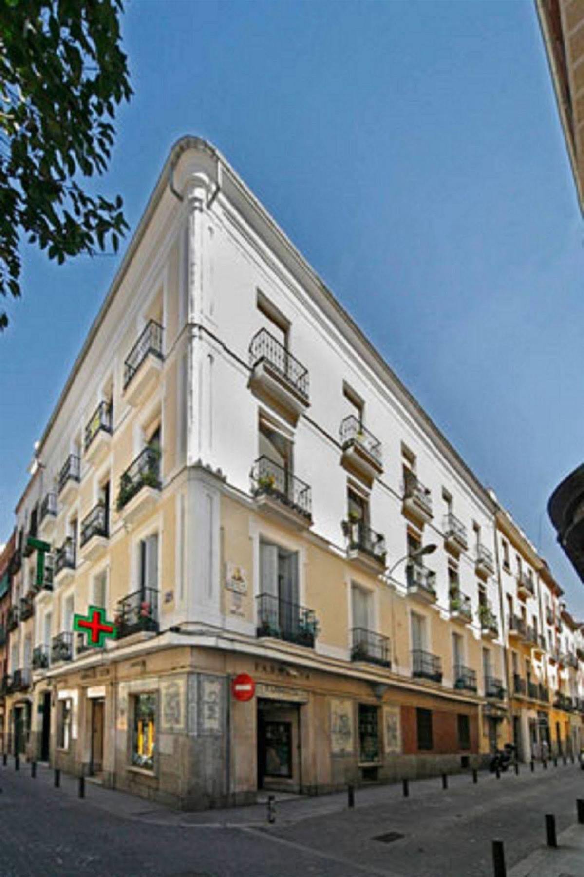 Hostal San Antonio Hotel Madrid Exterior photo